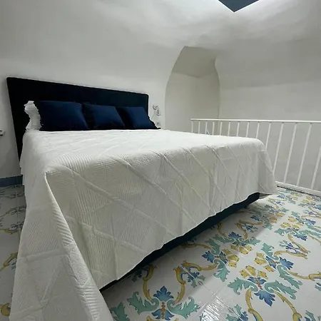 Domus Myosotis فندق نابولي