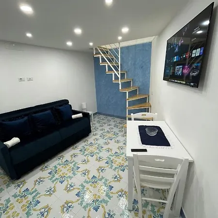 ホテル Domus Myosotis ナポリ